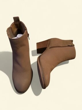 Women's Taupe Side-Zip Block Heel Ankle Boots